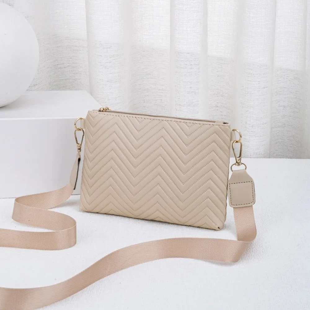 Minimalist Quilted Chain Cross - огляд і ціна Mini Purse Chain