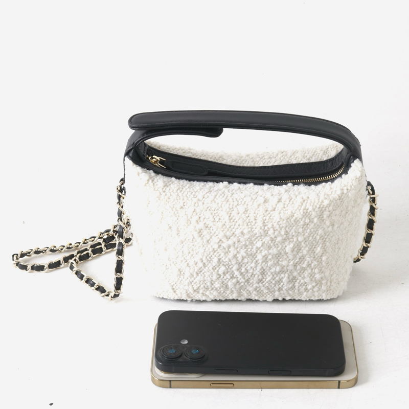 Leather Classic Mini Hobos Bag - огляд і ціна Mini Purse Chain